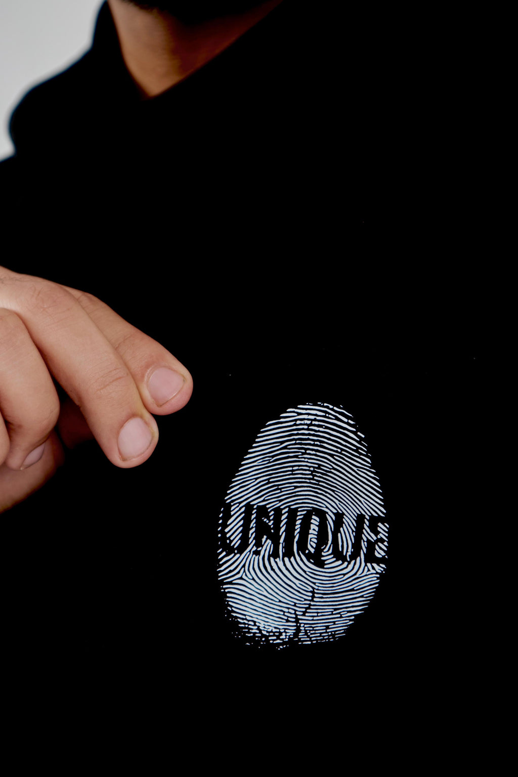 UNIQUE 
OVERSIZED HOODIE