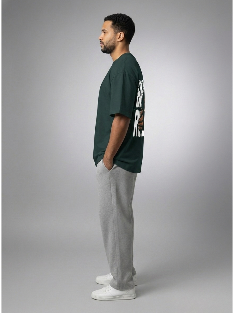 BREAK THE RULES 
OVERSIZED T-SHIRT