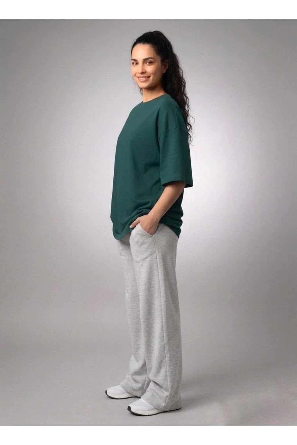 BASICS 
OVERSIZED T-SHIRTS