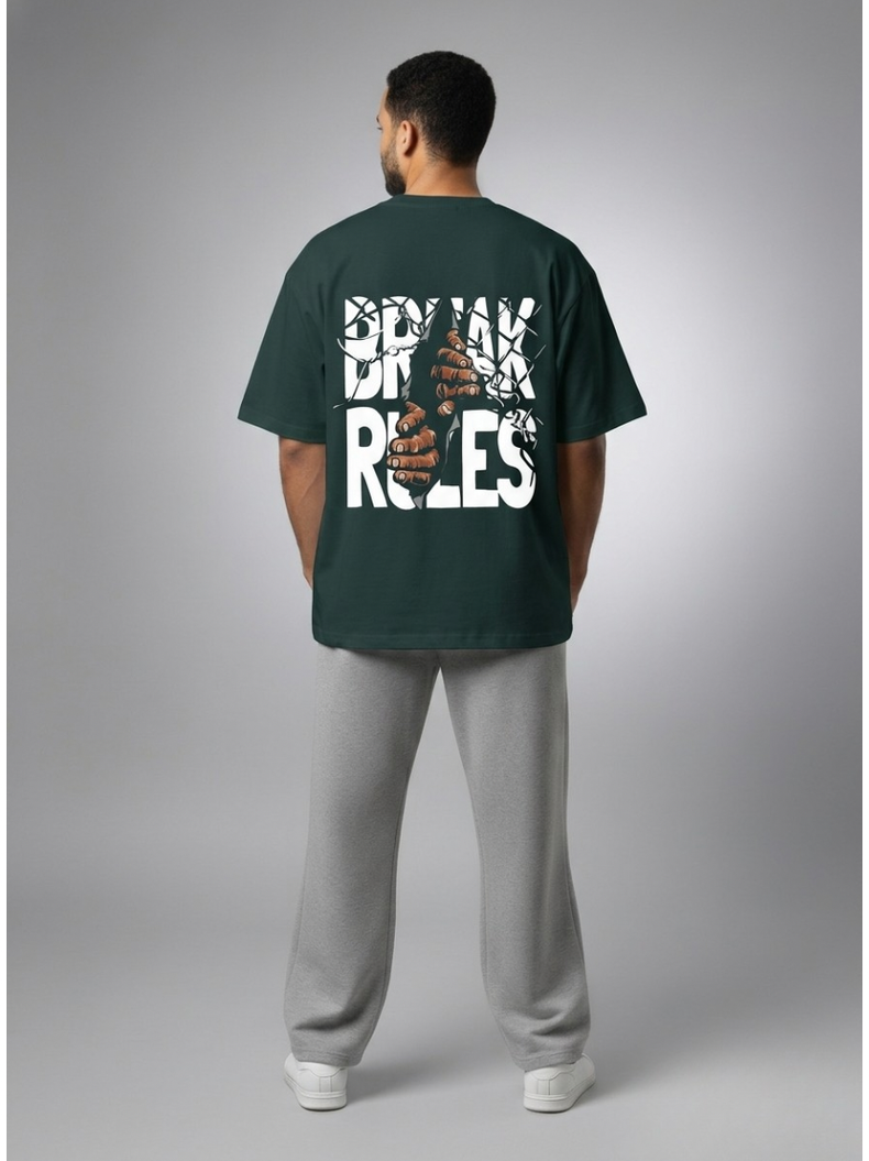 BREAK THE RULES 
OVERSIZED T-SHIRT