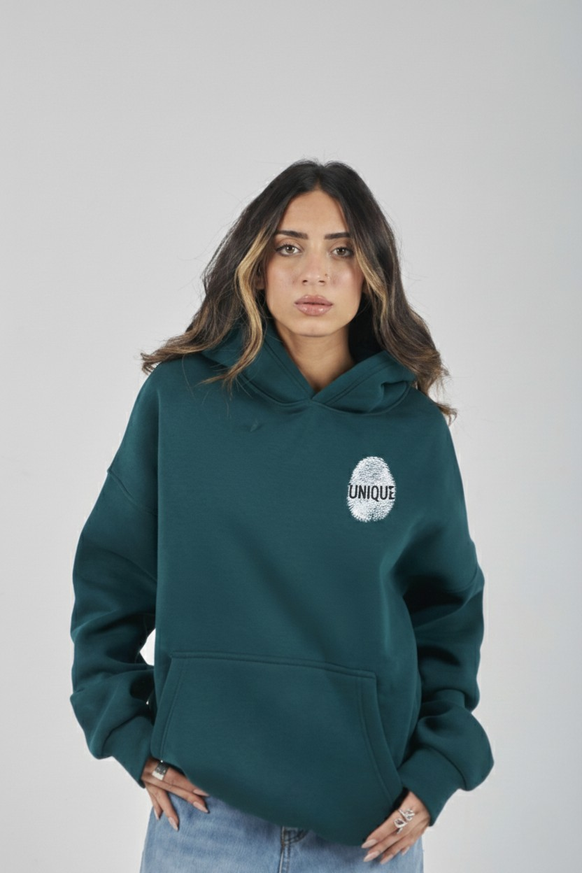 UNIQUE 
OVERSIZED HOODIE