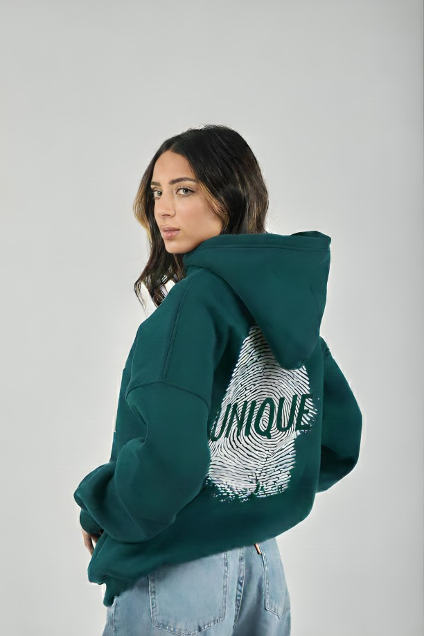 UNIQUE 
OVERSIZED HOODIE